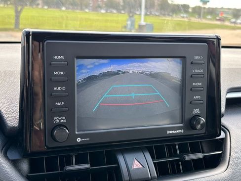 Used 2021 Toyota RAV4 XLE image 10