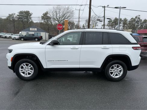 Used 2023 Jeep Grand Cherokee Laredo w/ Luxury Tech Group I image 5