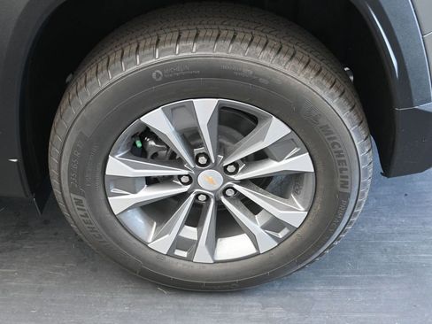 New 2026 Chevrolet Equinox LT w/ LPO, Floor Liner Package image 11