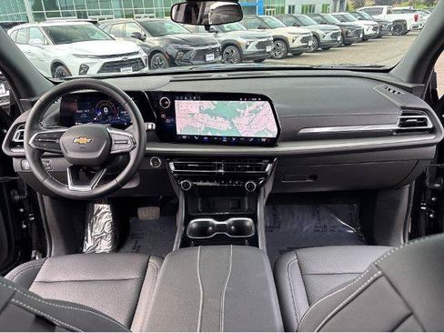 Used 2026 Chevrolet Traverse LT AWD/4WD image 9