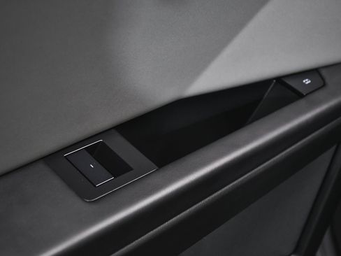 Used 2025 Tesla Cybertruck AWD Crew Cab image 17