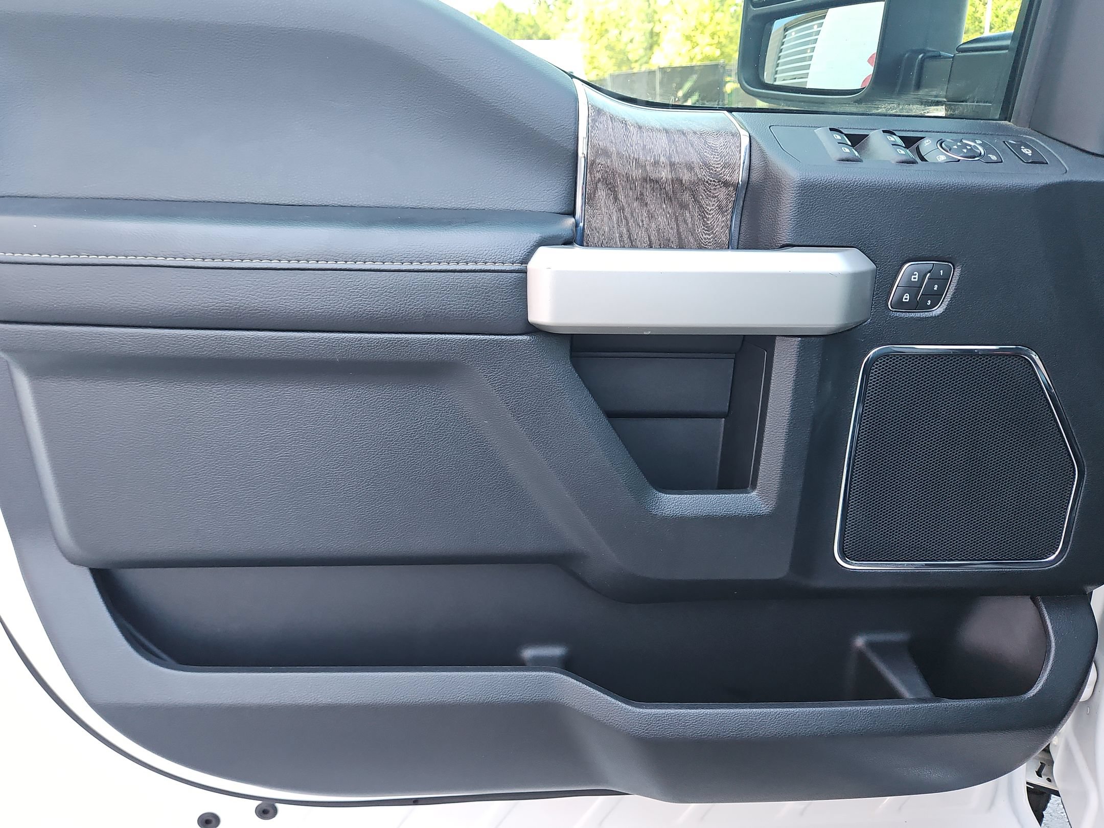Used 2019 Ford F250 Lariat w/ Lariat Ultimate Package AWD/4WD image 20