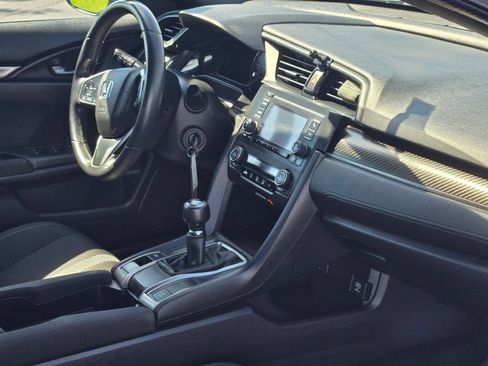 Used 2017 Honda Civic Sport image 10