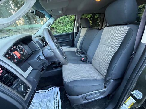 Used 2012 RAM 3500 ST w/ Chrome Appearance Group image 10