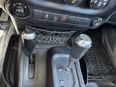 Used 2018 Jeep Wrangler Unlimited Sport S AWD/4WD image 27