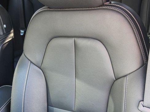 Certified 2025 Volvo XC40 B5 Core w/ Protection Package Premier image 28