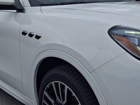 Used 2025 Maserati Grecale GT AWD/4WD image 13