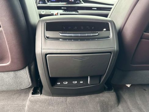 Certified 2022 Cadillac Escalade Premium Luxury Platinum w/ LPO, Radiant Package image 16