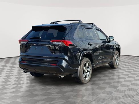 Used 2022 Toyota RAV4 SE image 7