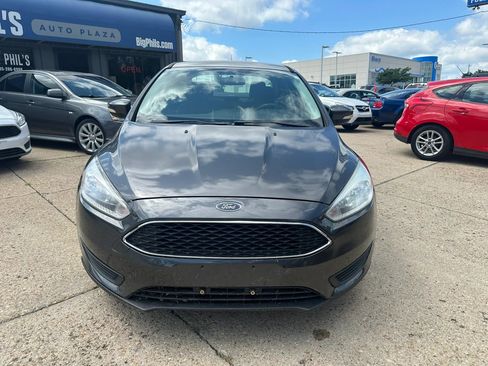 Used 2016 Ford Focus SE w/ SE Winter Package FWD image 2