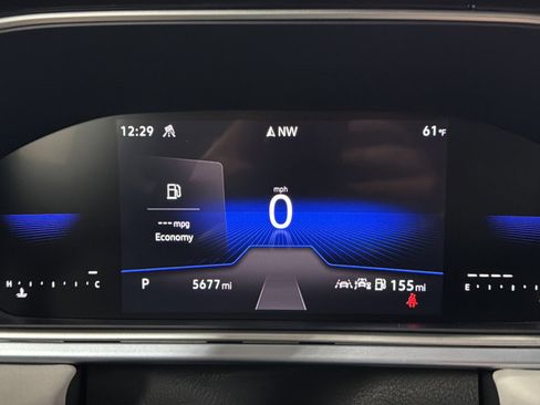 Certified 2025 Volkswagen Taos SE image 21