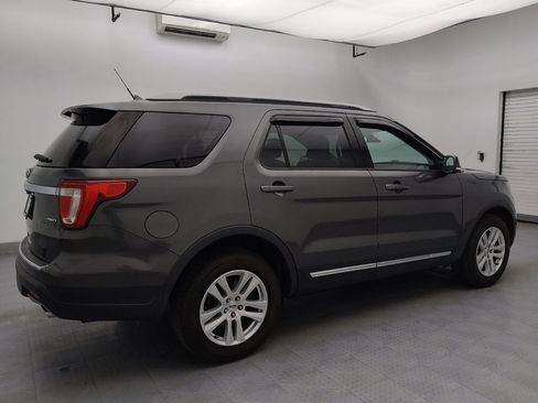 Used 2018 Ford Explorer XLT w/ Equipment Group 202A image 10