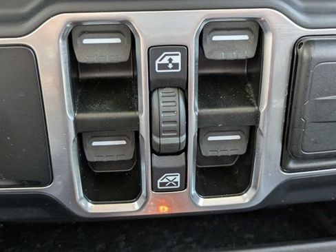 Used 2023 Jeep Gladiator Overland AWD/4WD image 22
