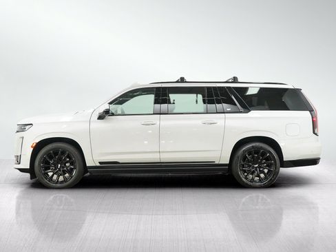 Used 2023 Cadillac Escalade ESV Sport Platinum w/ LPO, ONYX Package AWD/4WD image 2