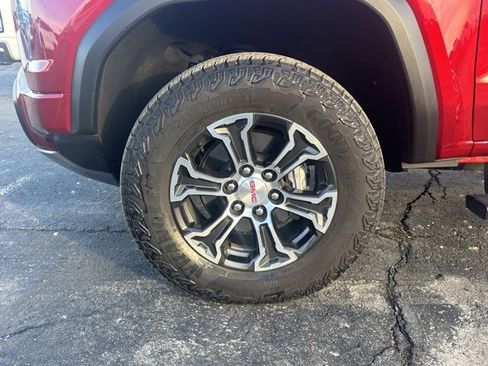 Used 2023 GMC Canyon AT4 w/ AT4 Premium Package image 9