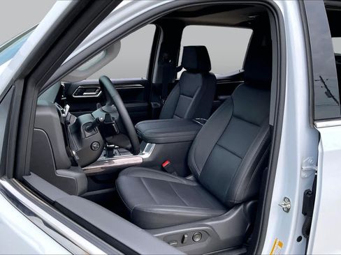 Used 2026 Chevrolet Silverado 1500 LTZ w/ LTZ Premium Package AWD/4WD image 8