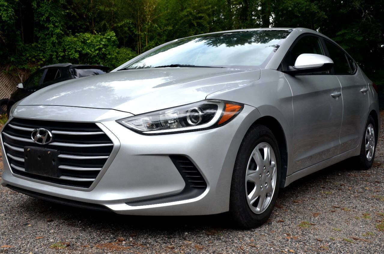 Used 2018 Hyundai Elantra SE FWD image 2