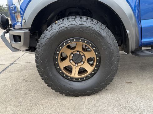 Used 2017 Ford F150 Raptor w/ Equipment Group 802A Luxury image 16