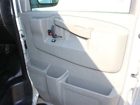 Used 2019 Chevrolet Express 2500 LS w/ Driver Convenience Package RWD image 24