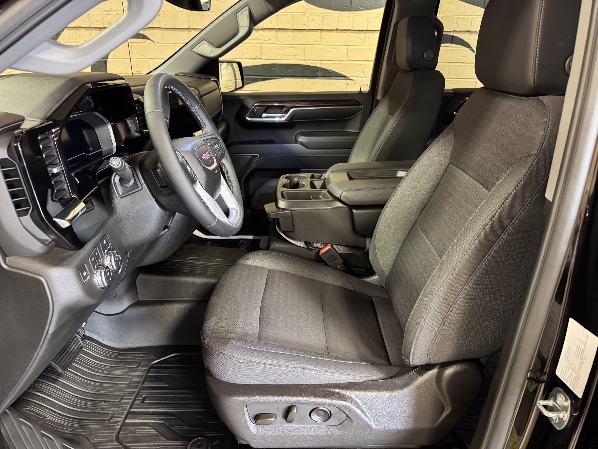 Used 2024 GMC Sierra 1500 Elevation w/ LPO, Elevation Black Package AWD/4WD image 22