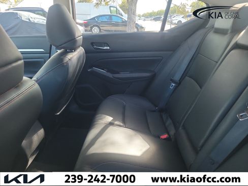 Used 2024 Nissan Altima 2.5 SR w/ SR Premium Package FWD image 6
