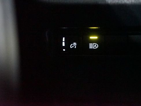 Certified 2023 Toyota RAV4 XLE Premium image 24