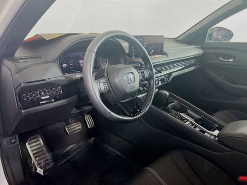 Used 2023 Honda Accord Sport image 11