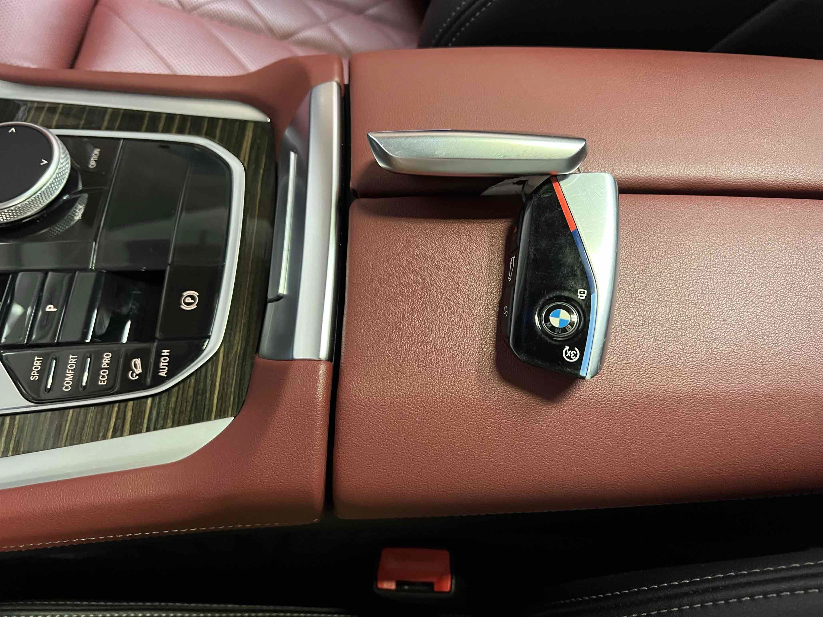 Used 2024 BMW X6 xDrive40i w/ Premium Package AWD/4WD image 10