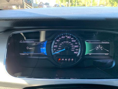 Used 2017 Ford Taurus SEL w/ Equipment Group 201A AWD/4WD image 13