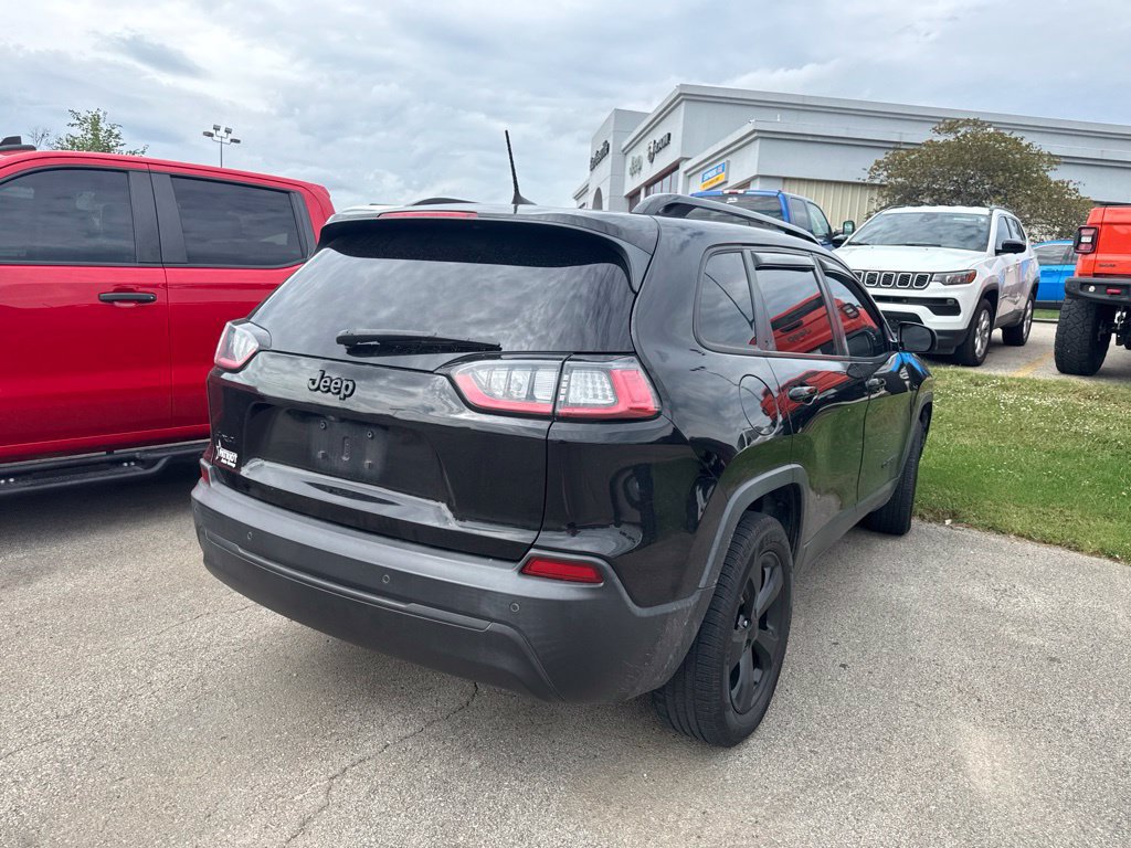 Used 2021 Jeep Cherokee Latitude Plus AWD/4WD image 4