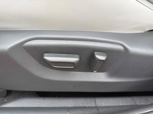 Used 2024 Mitsubishi Eclipse Cross SEL image 11