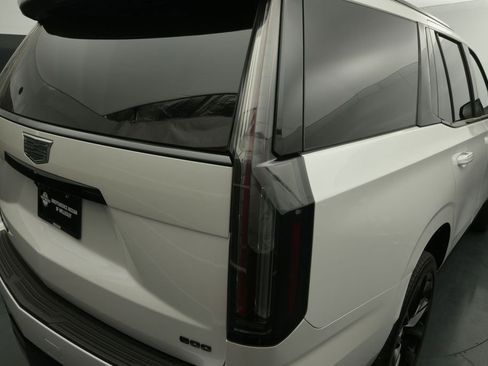 Used 2025 Cadillac Escalade Sport Platinum w/ LPO, ONYX Package AWD/4WD image 24