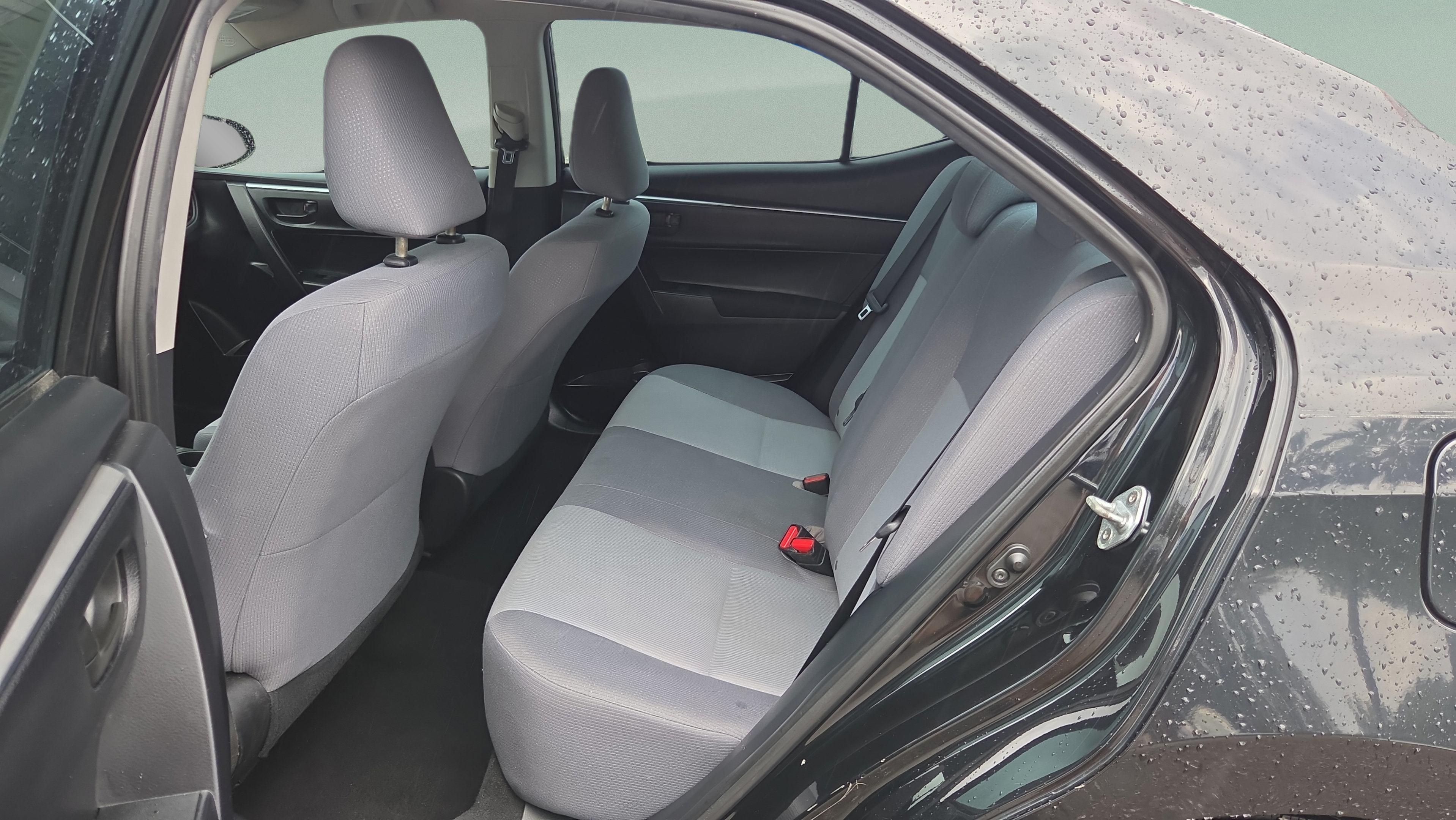 Used 2015 Toyota Corolla L FWD image 10