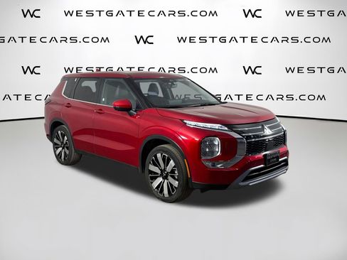 Used 2025 Mitsubishi Outlander AWD image 47