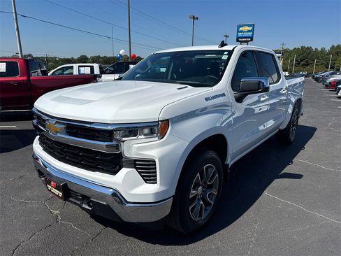 Certified 2025 Chevrolet Silverado 1500 LT image 2