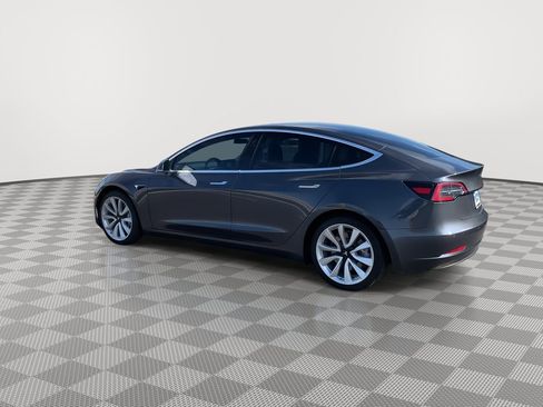 Used 2018 Tesla Model 3 Mid Range image 5