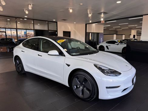 Used 2023 Tesla Model 3 Standard Range image 6