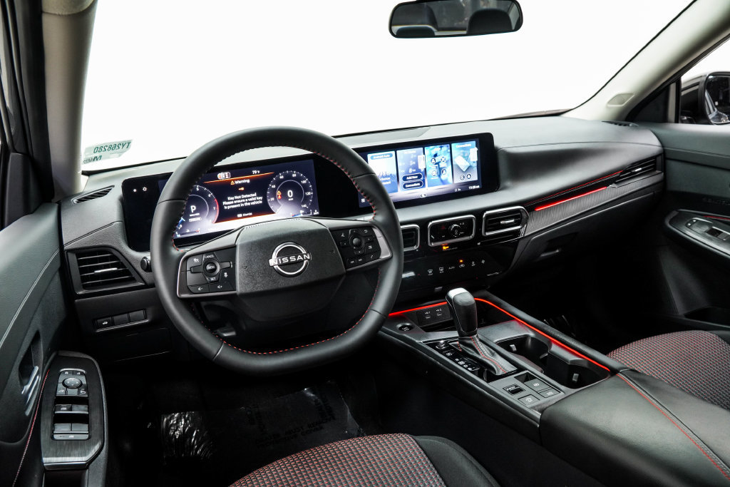 Used 2026 Nissan Sentra SR w/ Floor Mat Package FWD image 4