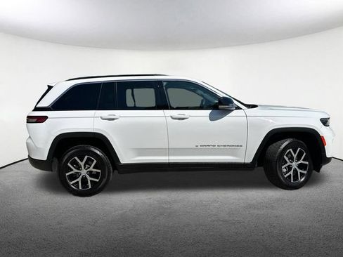 Used 2025 Jeep Grand Cherokee Limited AWD/4WD image 18