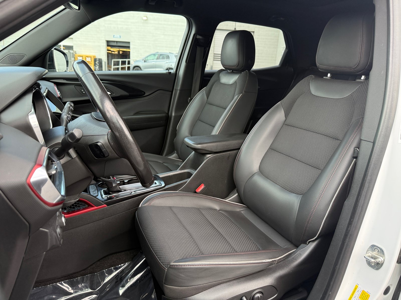 Used 2021 Chevrolet TrailBlazer RS w/ Sun and Liftgate Package AWD/4WD image 9
