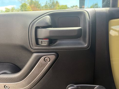 Used 2013 Jeep Wrangler Sport AWD/4WD image 13