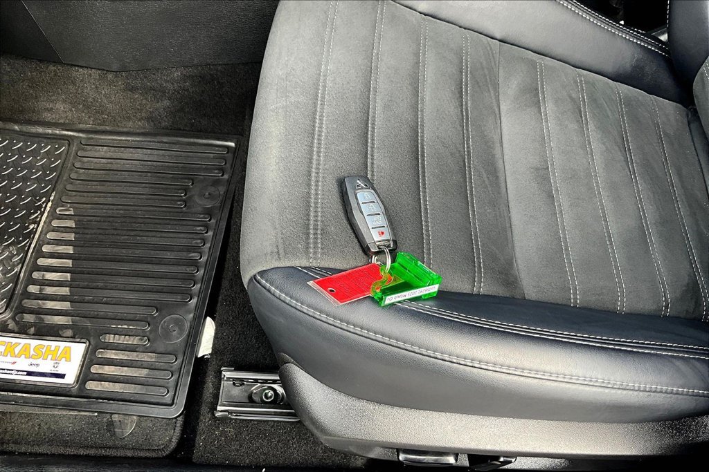 Used 2025 Mitsubishi Outlander SE AWD/4WD image 33