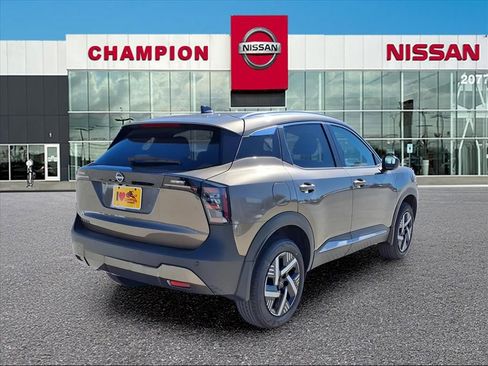 New 2026 Nissan Kicks SV w/ Illumination Package image 5