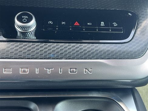 New 2025 Ford Expedition Platinum w/ Stealth Performance Package image 7