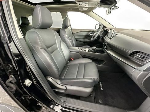 Used 2023 Nissan Rogue SV w/ SV Premium B Package image 29