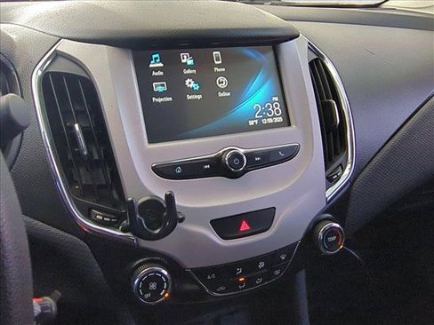 Used 2017 Chevrolet Cruze LS image 12