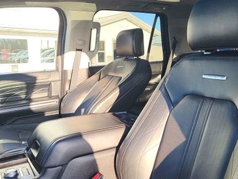 Used 2018 Ford Expedition Platinum image 10