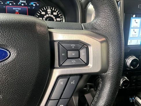 Used 2016 Ford F150 Platinum w/ Equipment Group 701A Luxury image 19