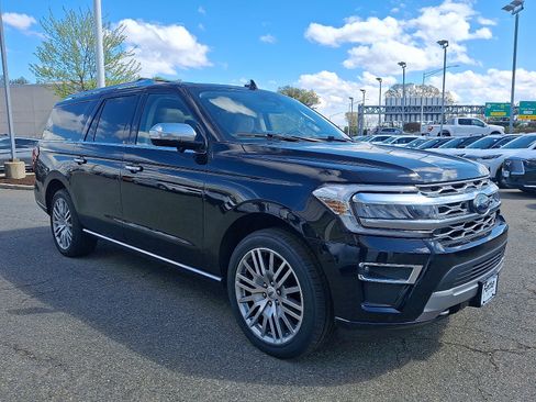 Used 2023 Ford Expedition Max Platinum AWD/4WD image 3