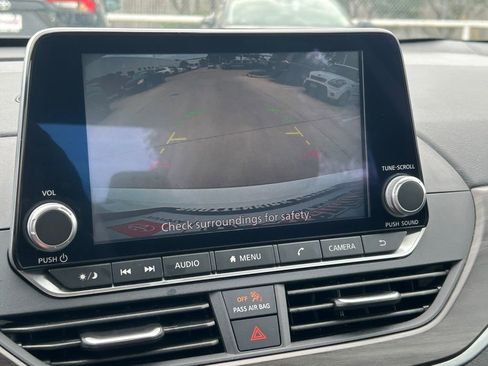 Used 2025 Nissan Altima 2.5 SV FWD image 28
